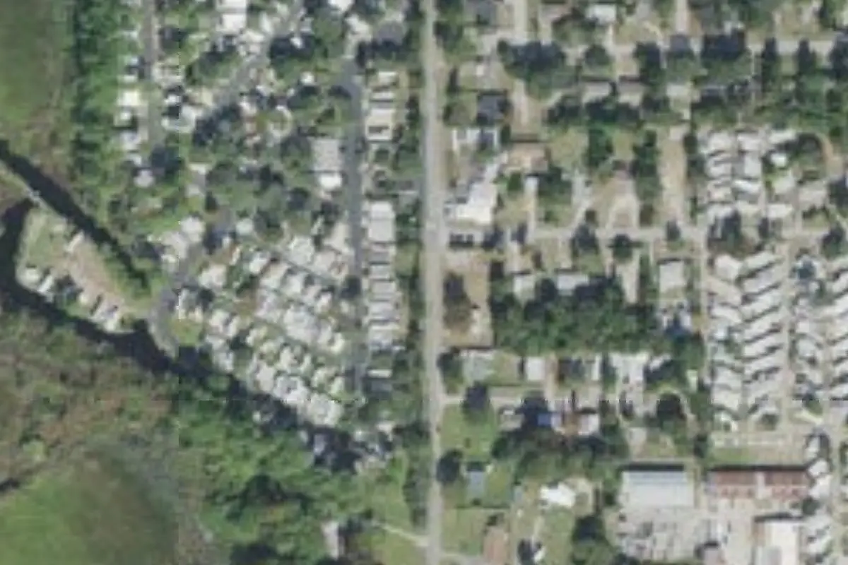 Aerial view of Lake Saunders RV Resort