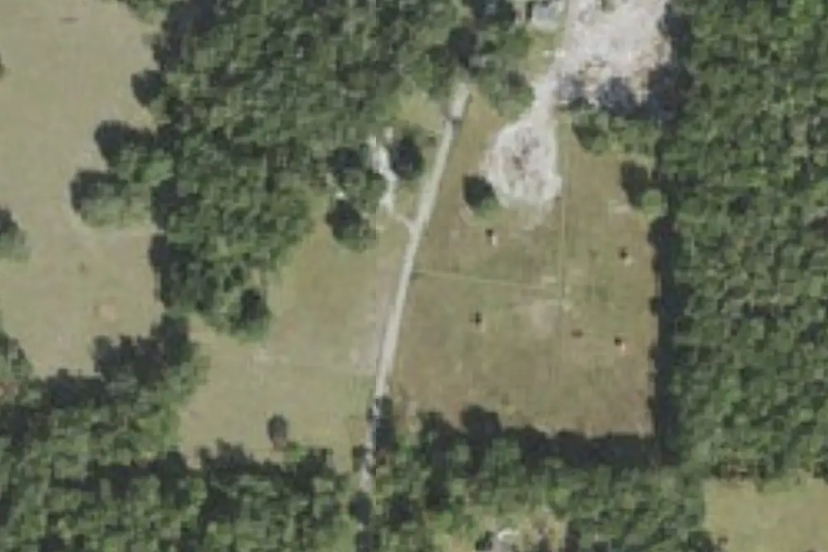 Aerial view of Breezy Oaks RV Park