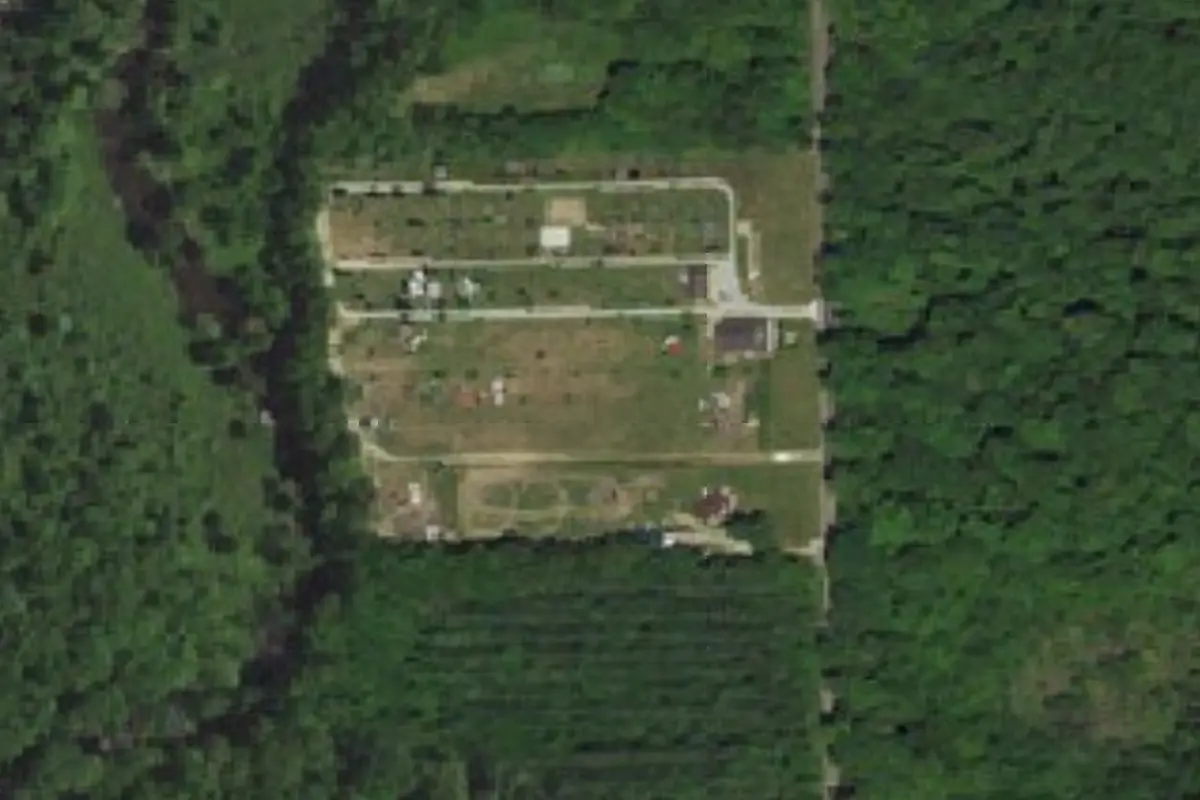 Aerial view of Crooked Creek Campground & Cabins
